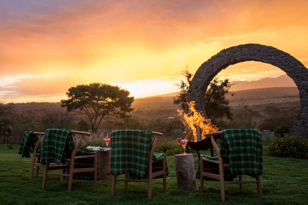 acacia-farm-lodge-karatu-sundowner