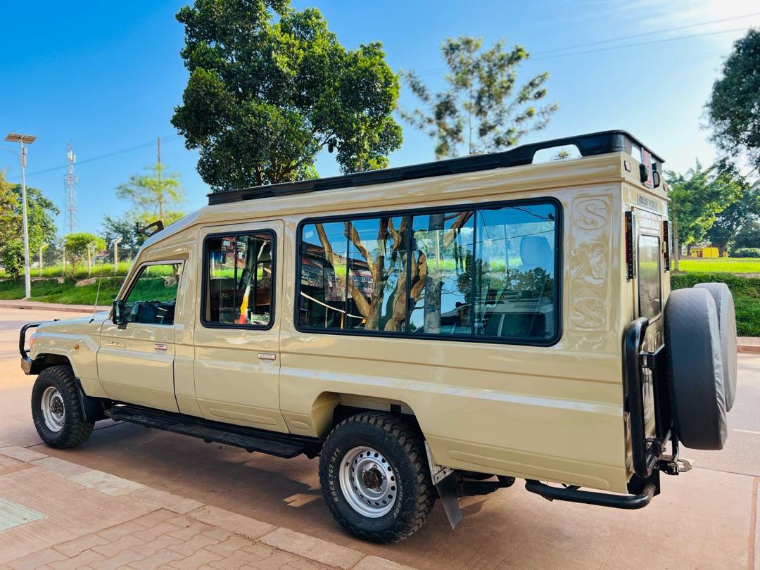 Land Cruiser 7 seater
